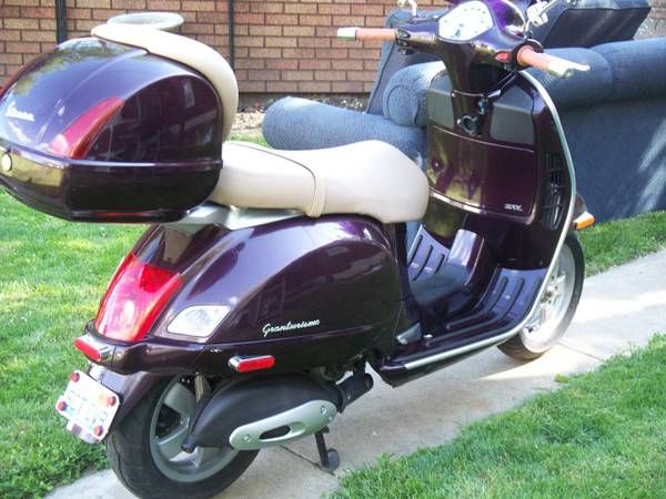 Modern Vespa : Purple Vespa on Craigslist Chicago - who's ...