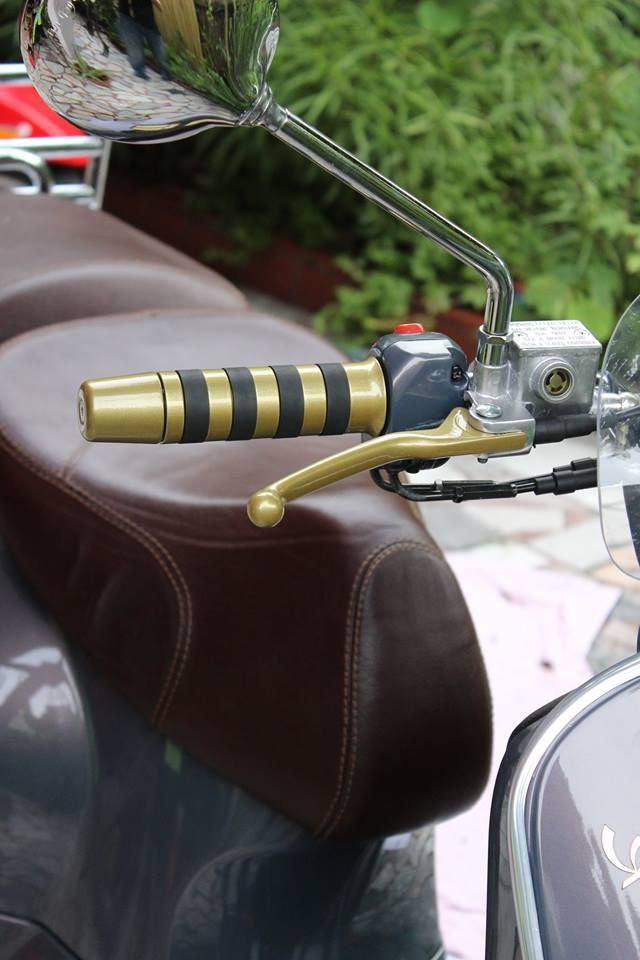 Modern Vespa Aftermarket Grips for the Vespa GTV