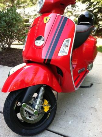 Vespa Italy Flag Grille Badge FREE FIXINGS