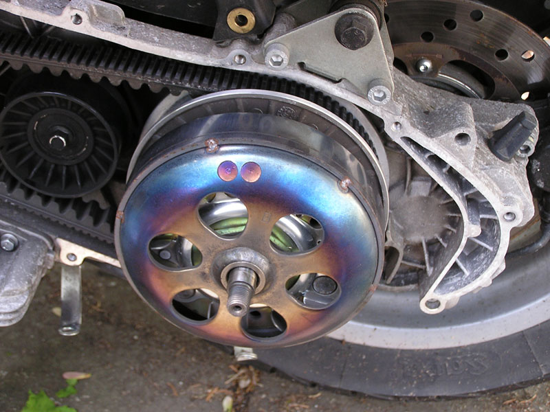 Modern Vespa GTS Clutch wierdness