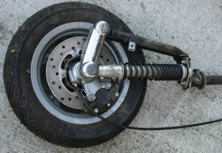 Modern Vespa Front disk brakes on a P200E
