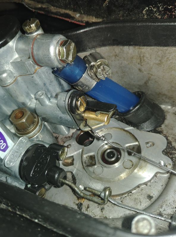 Modern Vespa Removing PX oil pump. Sealing for potential air leaks