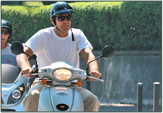 Here's Proof That Clooney Only Gets Better With Age - Page 4 Clooney_vespa_943