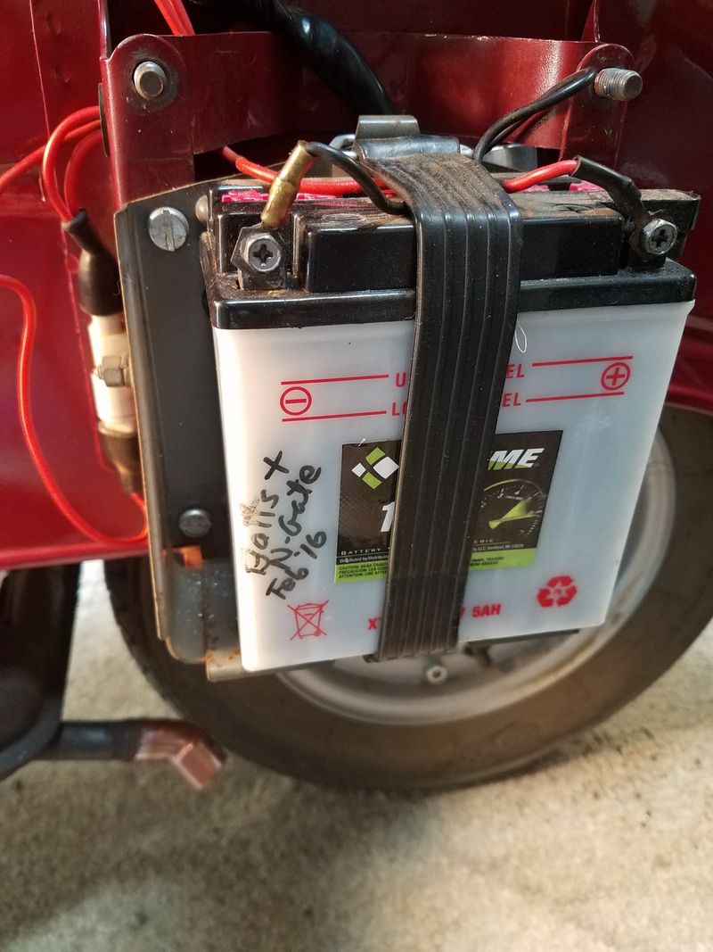 Modern Vespa P200e this time for real!