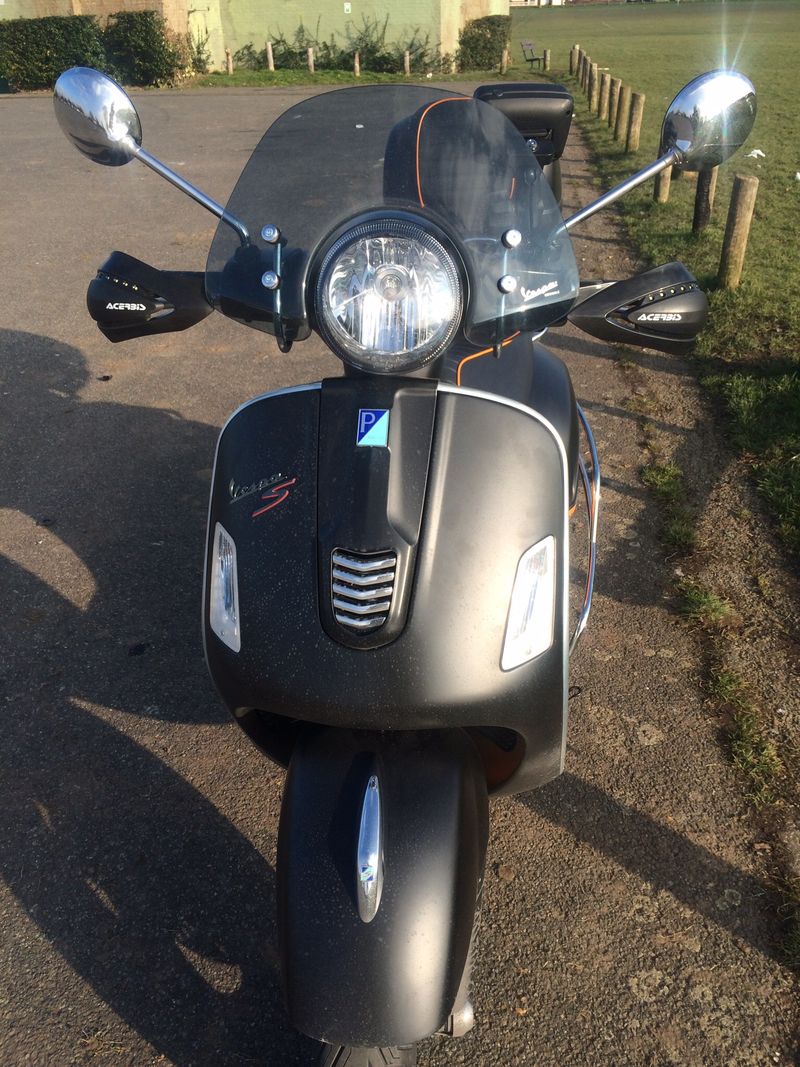Modern Vespa GTS screens sorry....