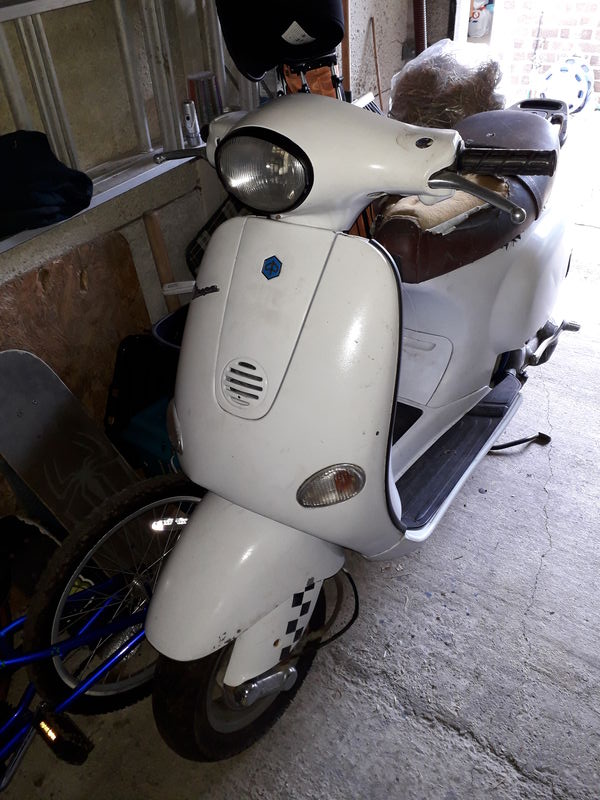 Modern Vespa ET4 125 Leader Carb modern-vespa-et4-125-leader-carb