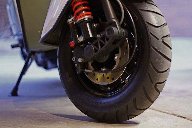 Super Front wheel CU Raceman.jpg Super Front wheel CU Raceman.jpg