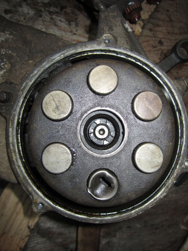 TOOL FOR HOLDING REAR CLUTCH BELL - PIAGGIO/VESPA 50CC ET2/LX/S/PRIMAVERA/SPRINT 2T OR 4T