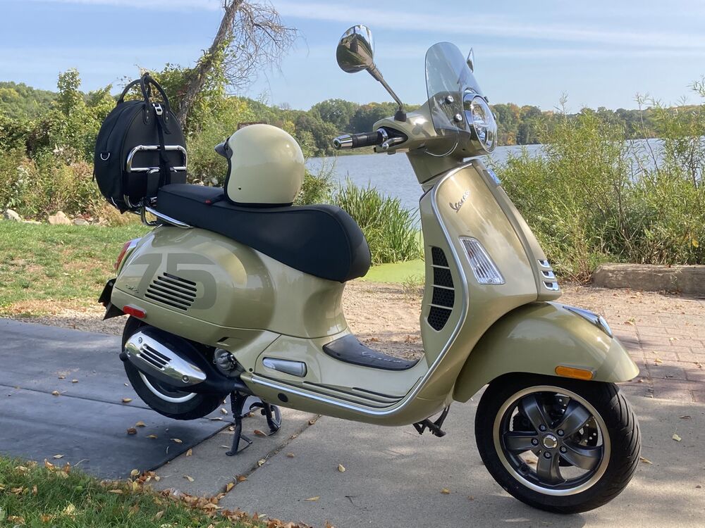 modern-vespa-newbie-here-2021-gts-300hpe-recommended-yearly-oil-change