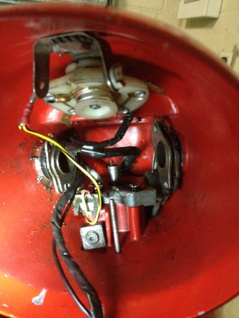 and no connection to the speedo either. No wonder it popped out so easy after unscrewing it...