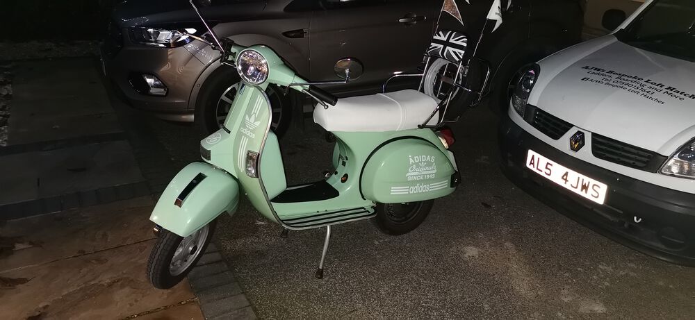 Modern Vespa : Decals or not!!!!