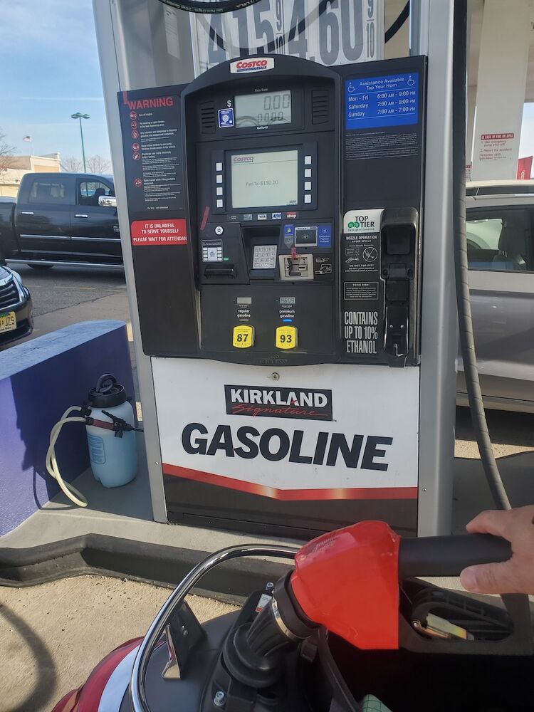 Modern Vespa Fixing overfilled fuel tank at gas station