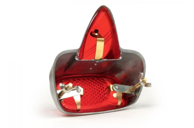 VESPA REAR LIGHT VBB VBA GS ALLOY POLISHED BACKLIGHT RED WITH GASKET AND BULB . VESPA REAR LIGHT VBB VBA GS ALLOY POLISHED BACKLIGHT RED WITH GASKET AND BULB .
