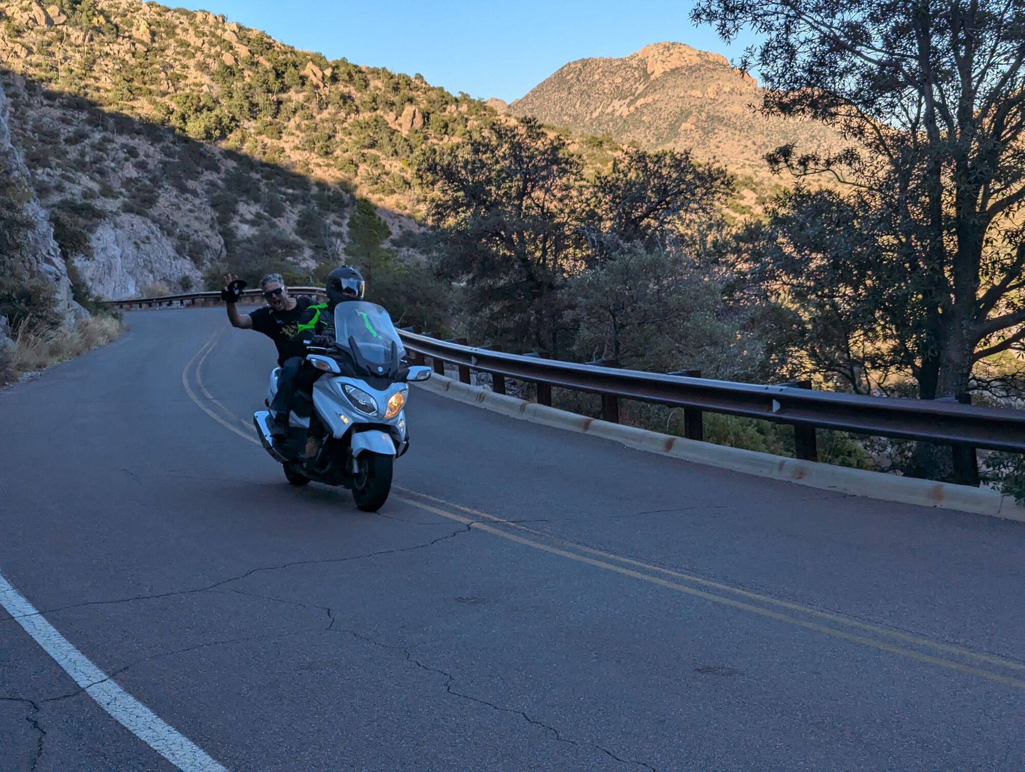 Howard picked up a wayward Kiwi biker. Carlos picked up his wife. 😆