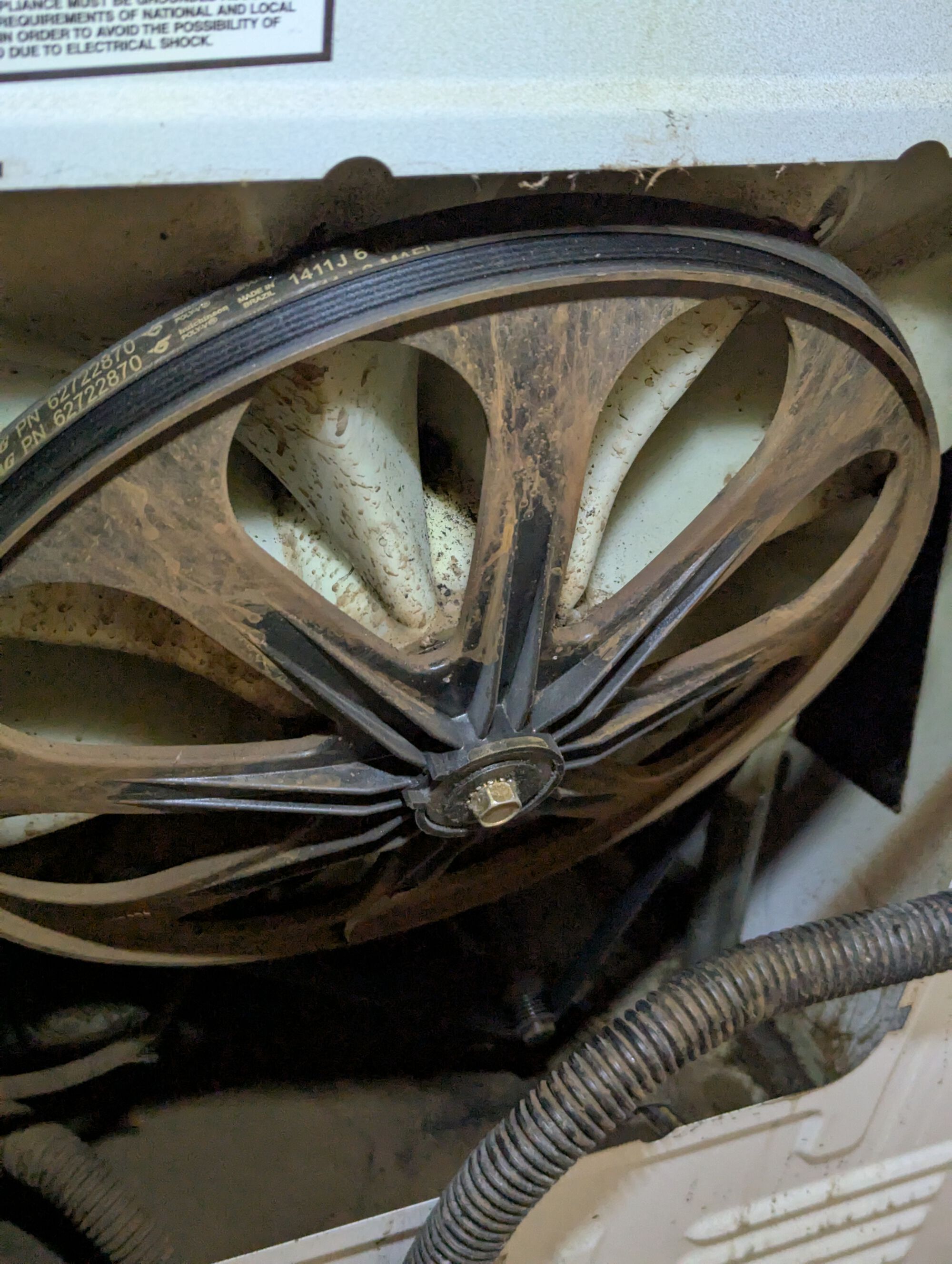 Drive pulley is very dirty.