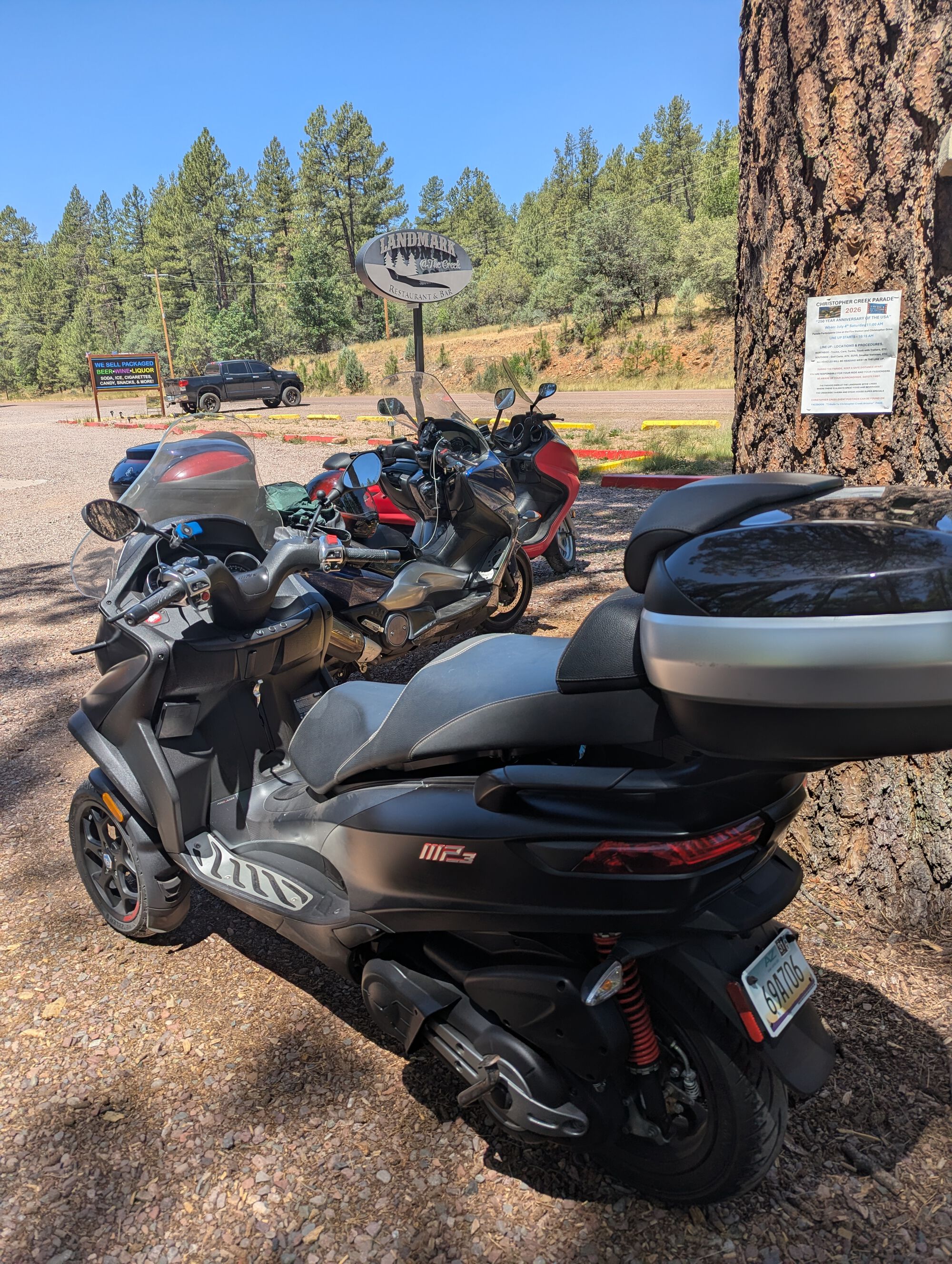 Lunch in Christopher Creek.
