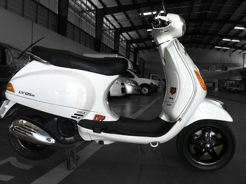Modern Vespa : my vespa lx125ie