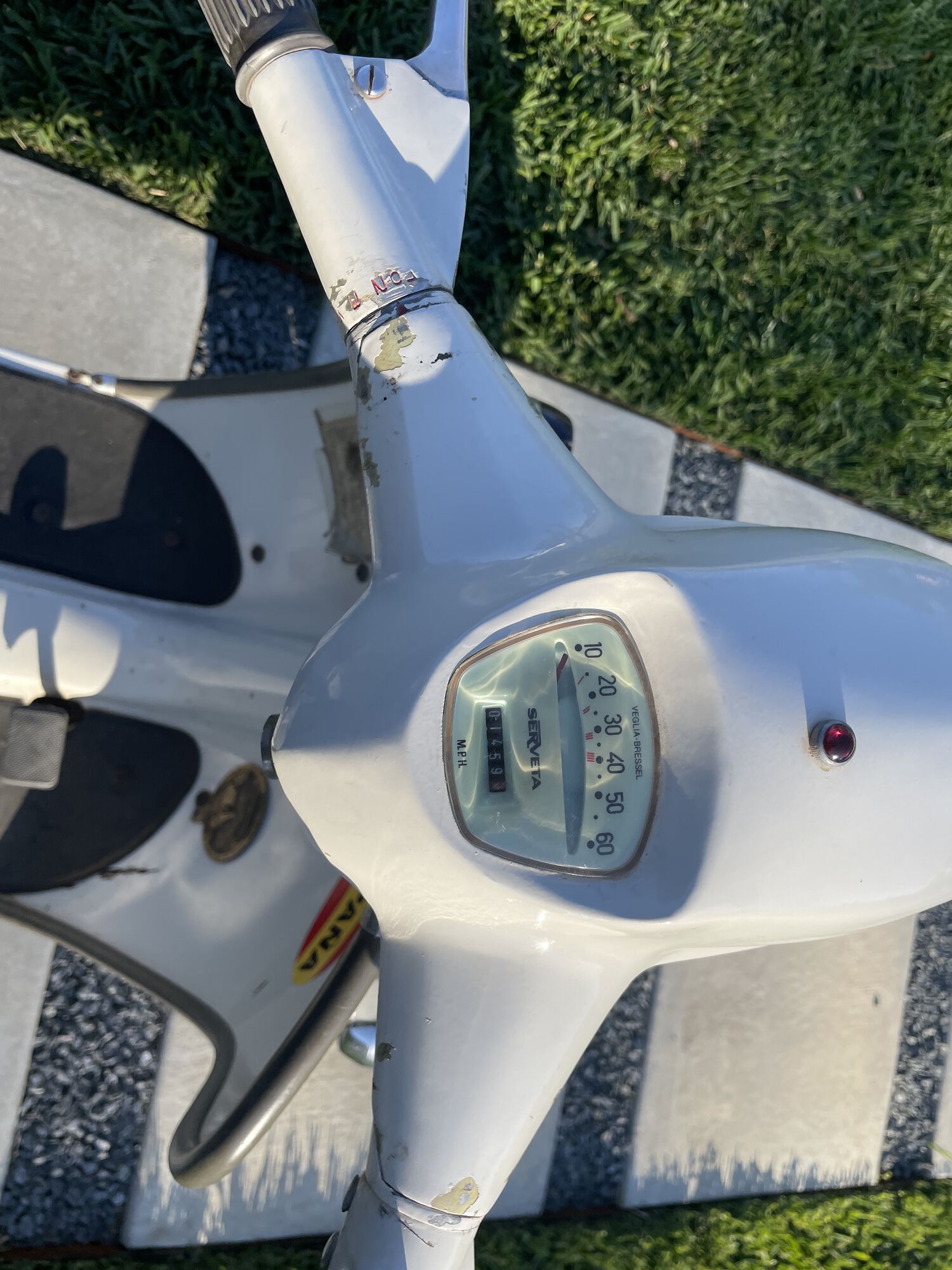 Low miles and you can see where the windscreen used to be… I need to find one eventually.