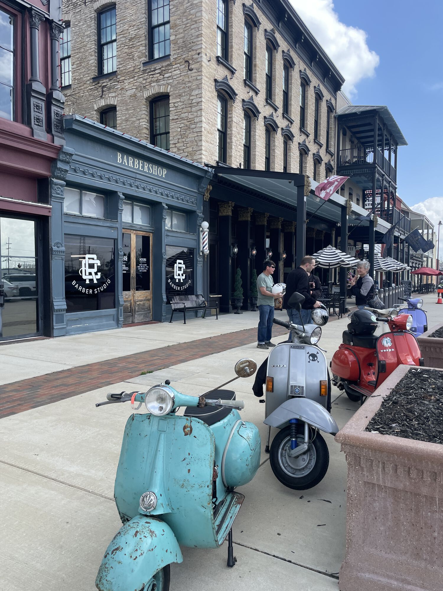 Lunch break after 40 miles in Navasota,TX