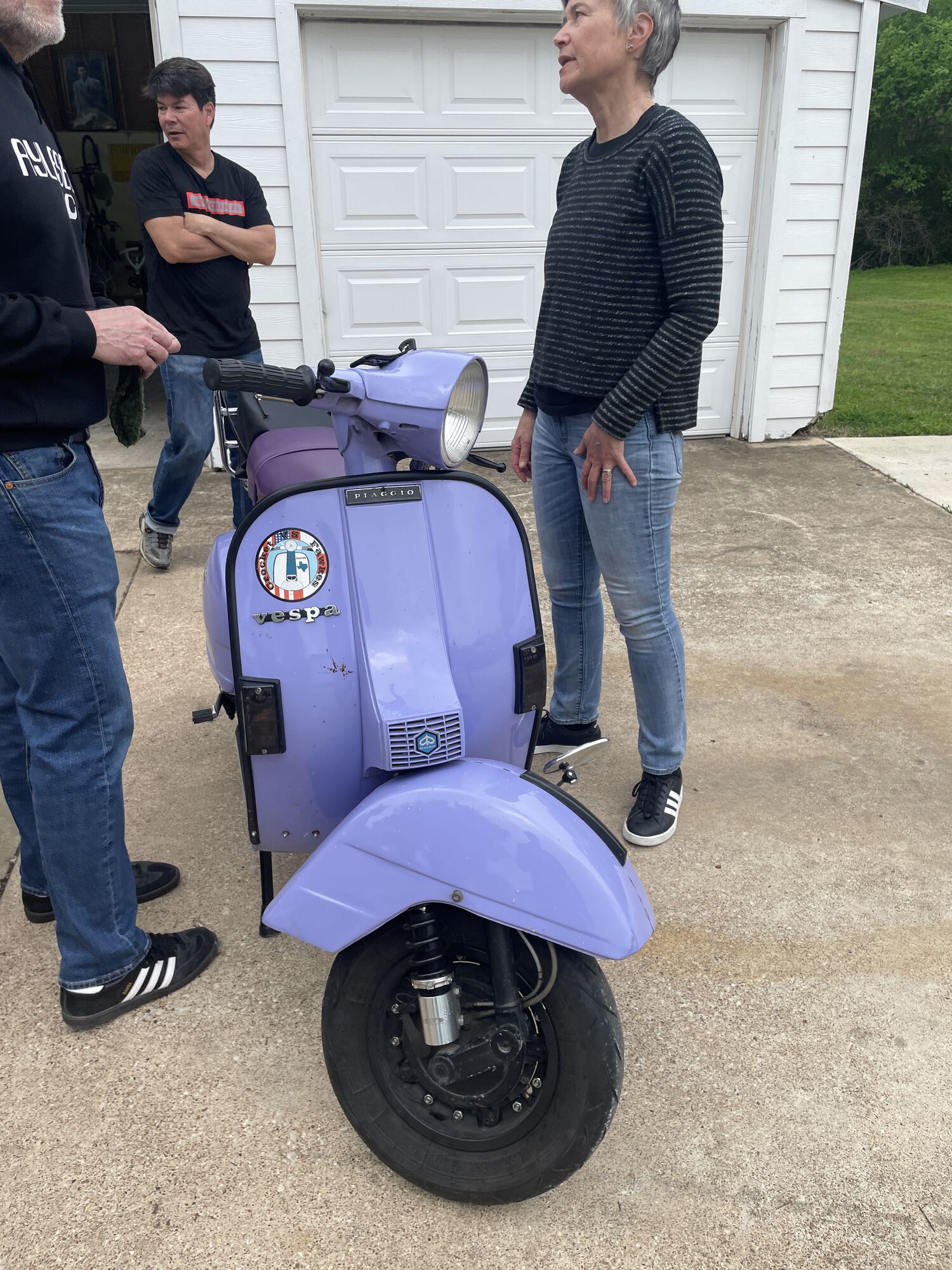 Only other shot I got of it…
L-R…. Phil, Poi Dog, Anita