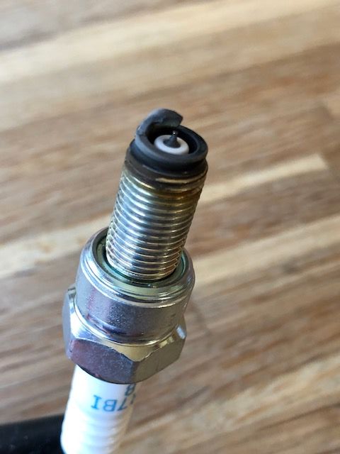 spark plug inboard