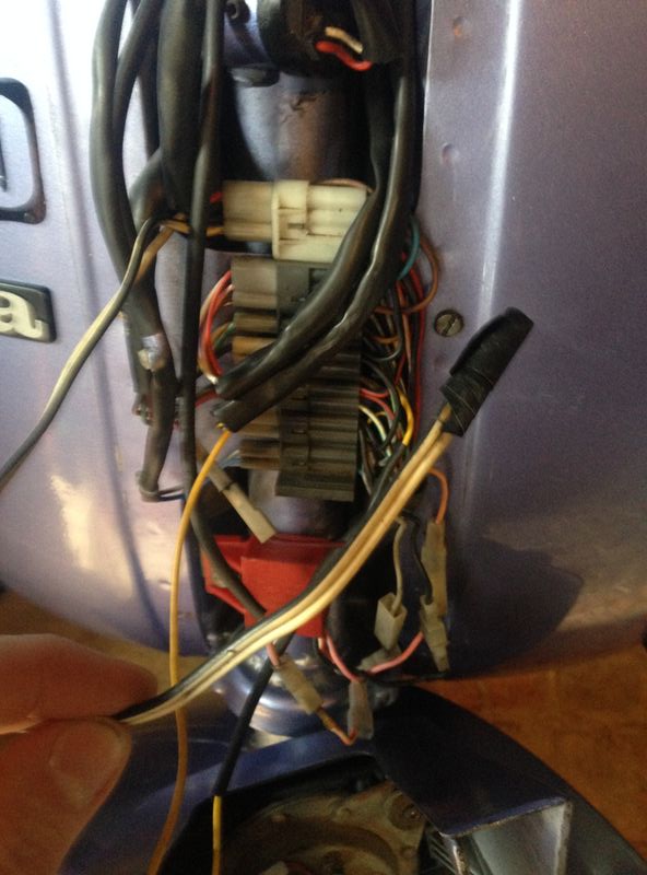 Modern Vespa Px200 mystery wires