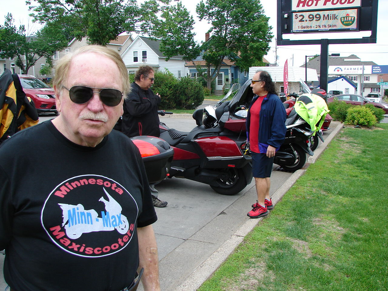 Congrats on your scoot - the perfect color.  Your photo looks like you are at Scooterville.  If so, great service team.