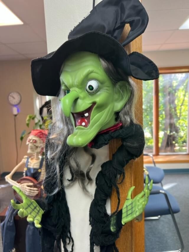 Electric Eye on the Witch causes it to cackle and scream when some walks by.