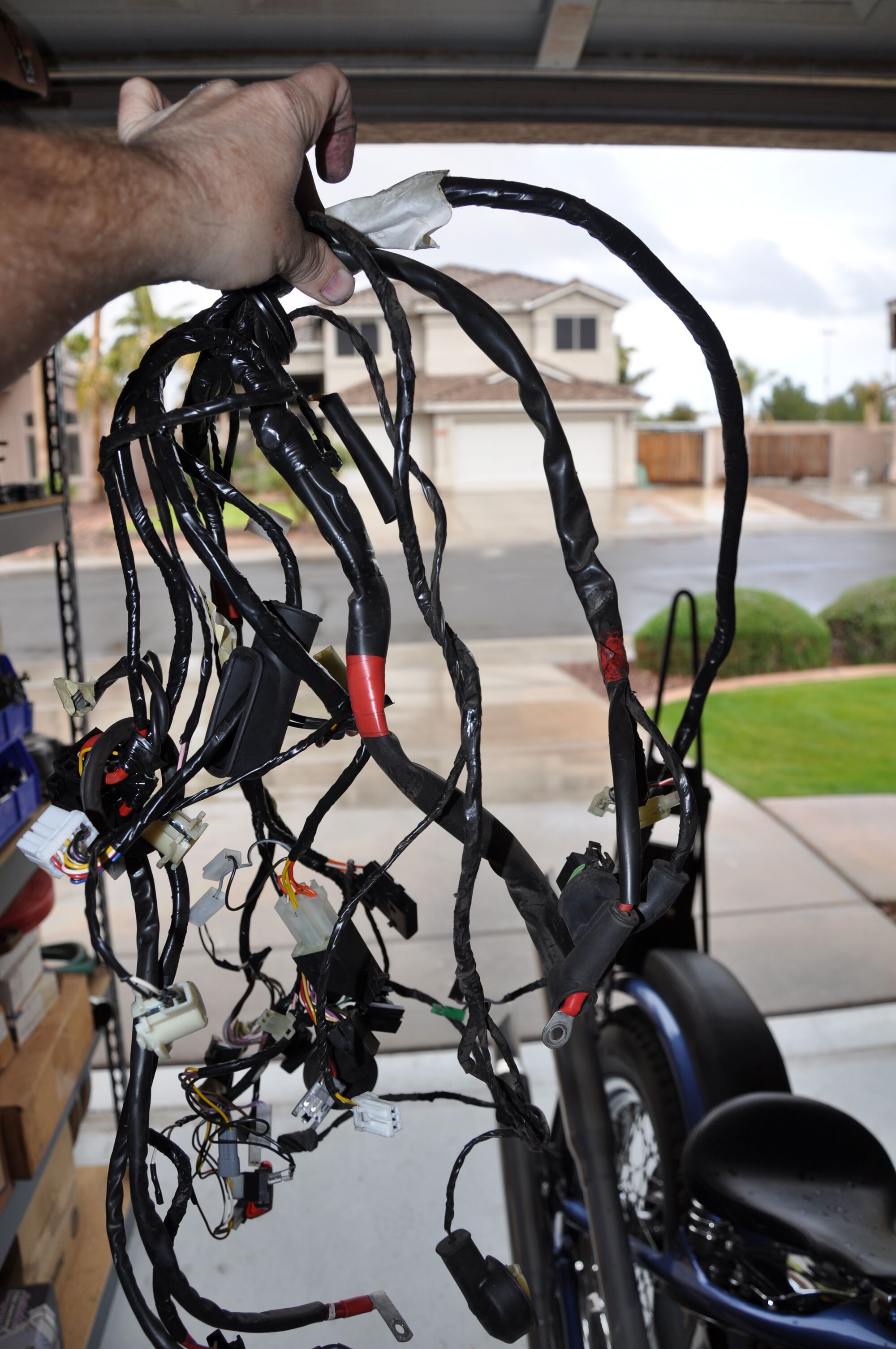 Removed the wiring harness from the frame.