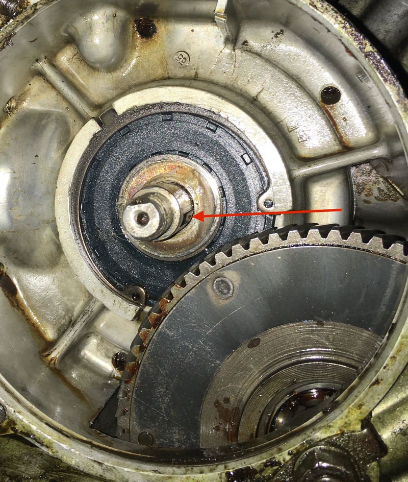 Then - disaster struck.  While counting the clutch, this happened.  I was certain I did not hear a sound - searched all over the floor, every hidden oily shelf of the swing arm - THE WOODRUF KEY IS MISSING!