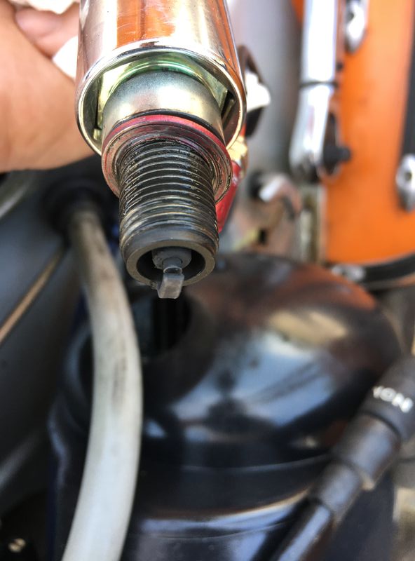 Same plug - WOT - EQ29 (one metering rod richer than yesterday)