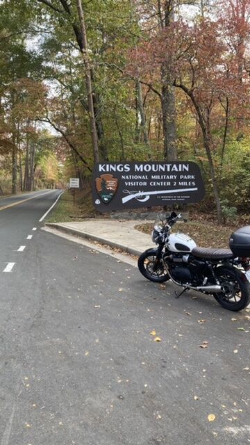 Triumph Street Twin in daily-use or "commuting" mode.