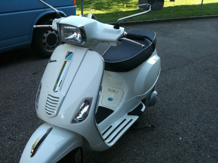Modern Vespa Buying demo vespa from dealer