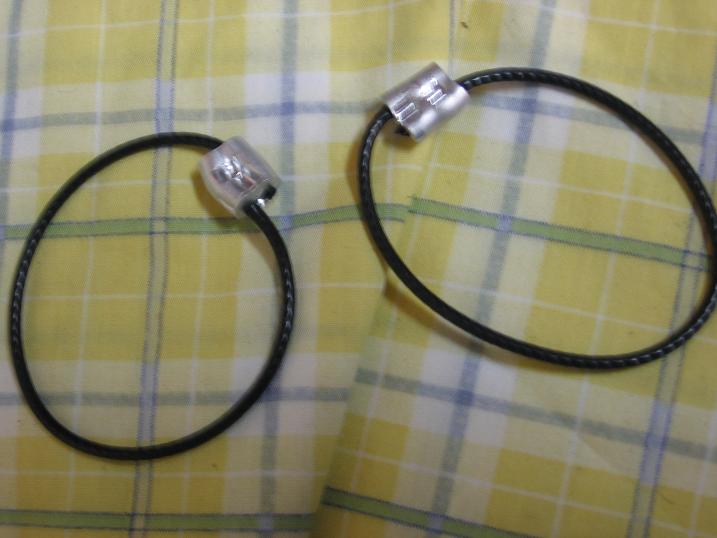 Here are the two cables I made up from the above parts.  The guy at Osh was very helpfull and took a crimper of the shelf and we crimped these up right there.