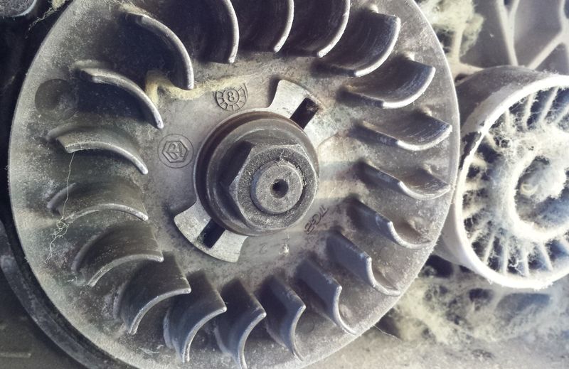 Here's a shot of how far down the variator nut was wrenched down.