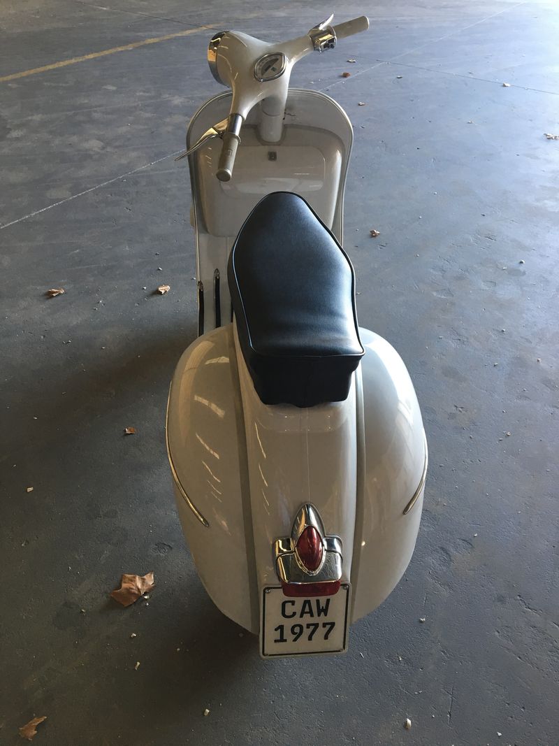 Modern Vespa : Paint for 1964 160 GS