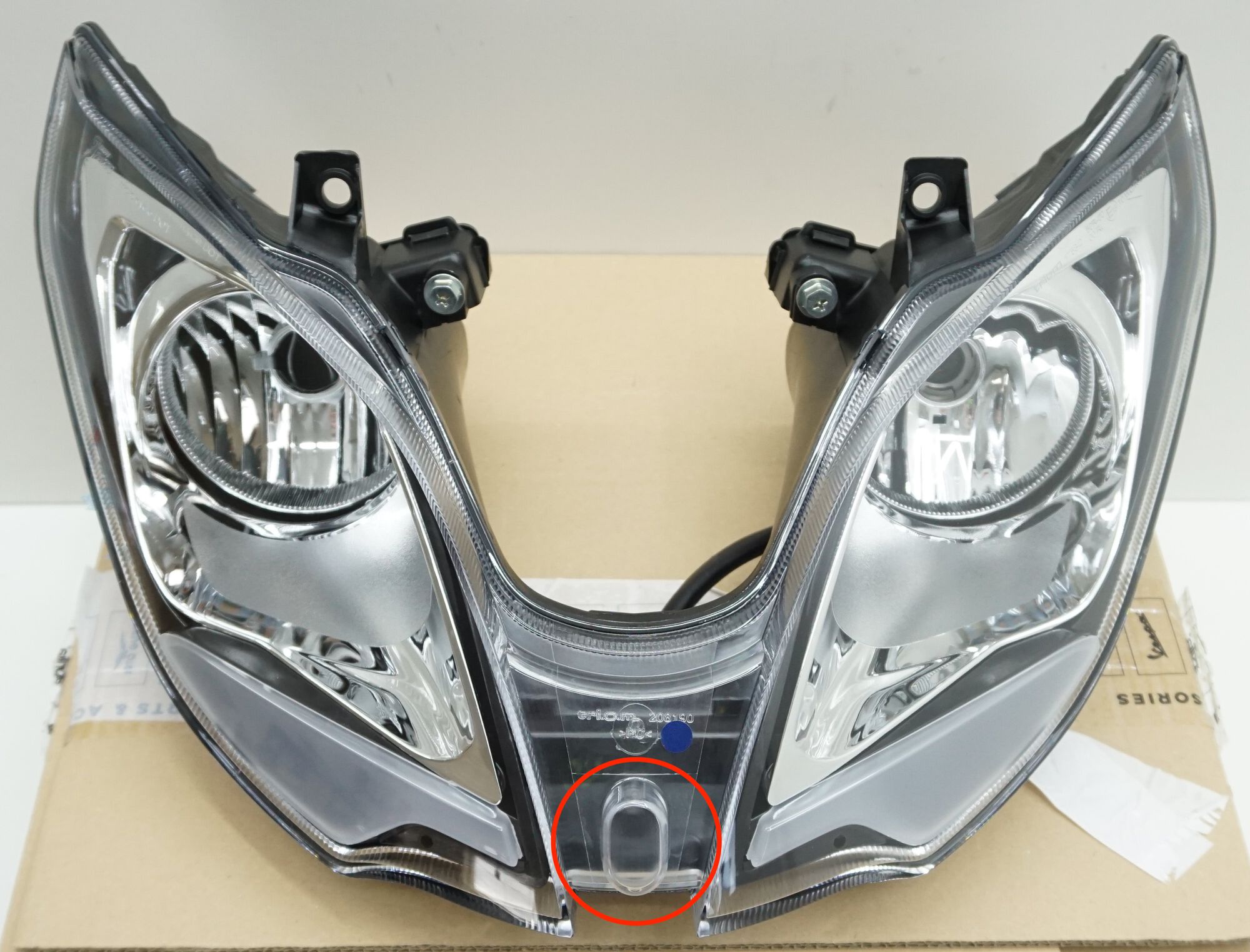 2019 and up MP3 500 Headlight, reference photo, not the current one