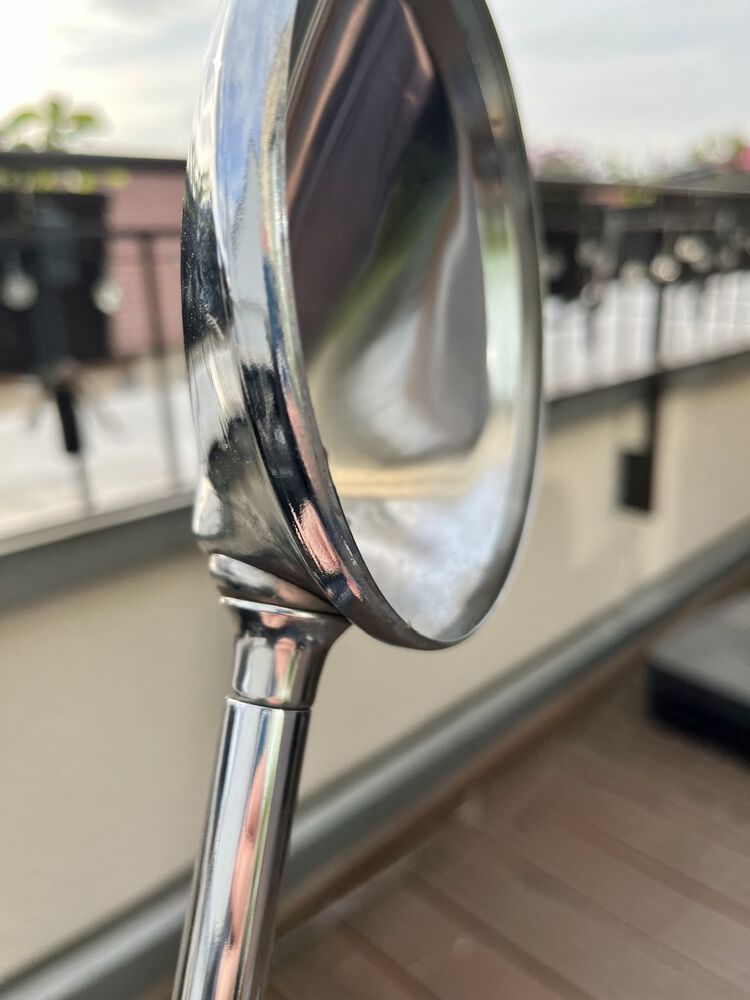 Modern Vespa Tighten mirror ball joint on LX150