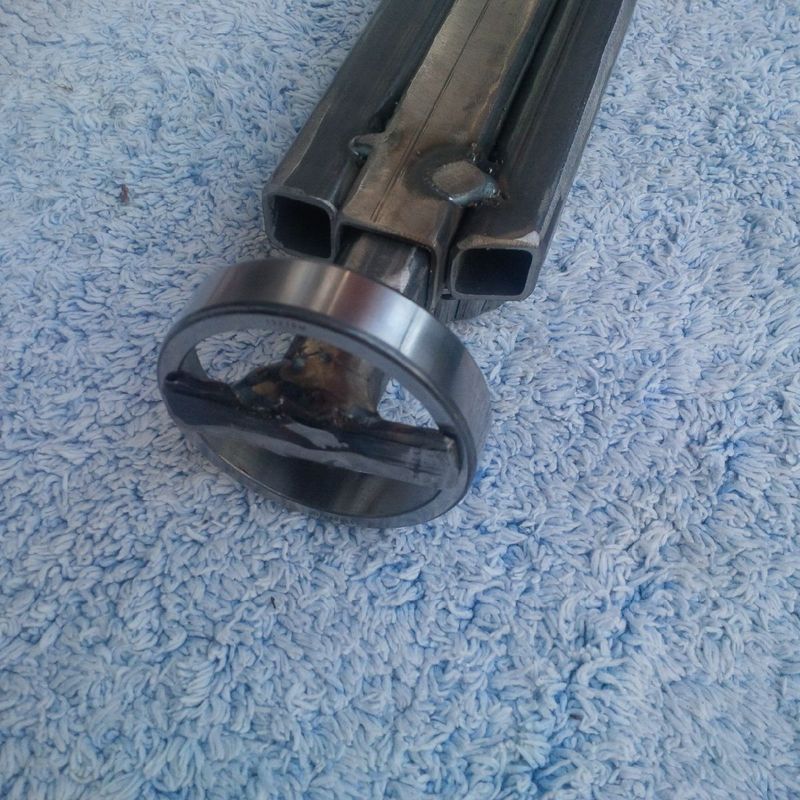 The width of the top is important. It has to be just slightly thinner than the width of the bearing. When the cup is fully in you will only be able to get one side above the cup to lever it down.