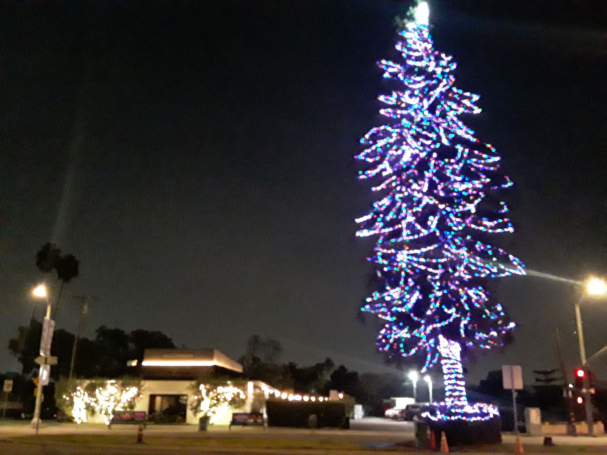 Modern Vespa [NSR] Show us your Christmas tree