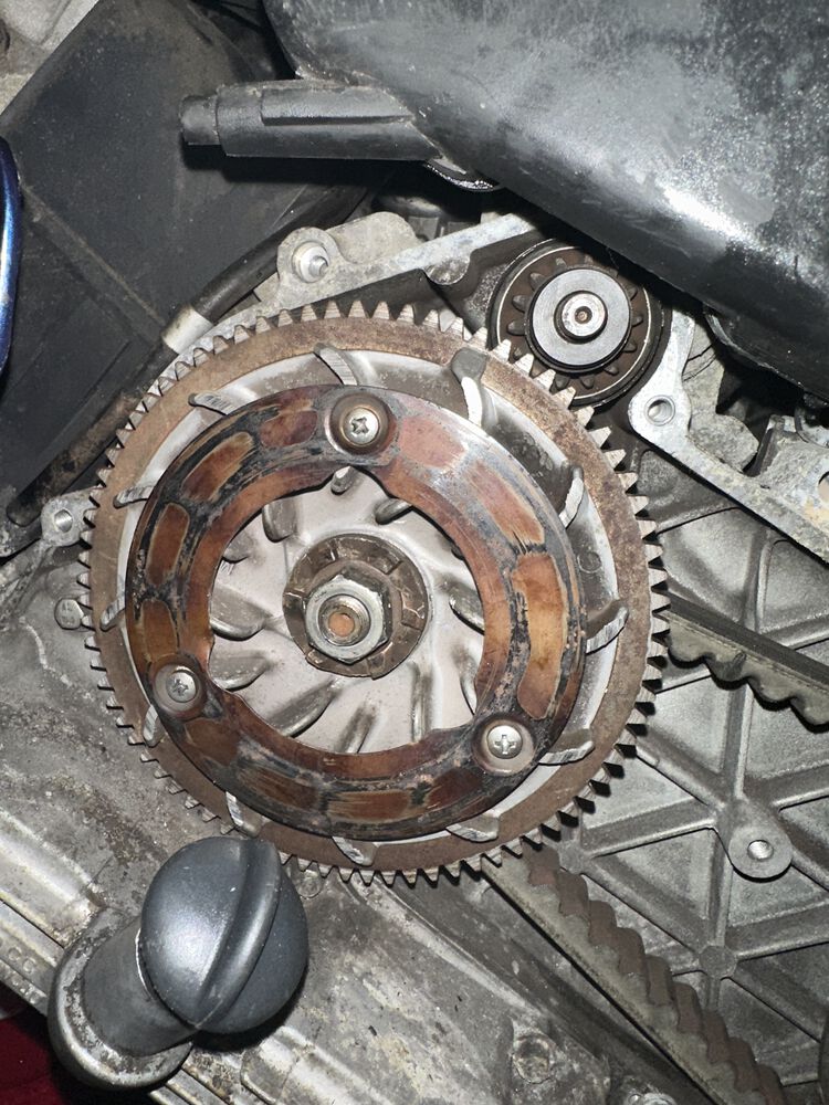 Modern Vespa Variator Pulley Nut spins and wont come out