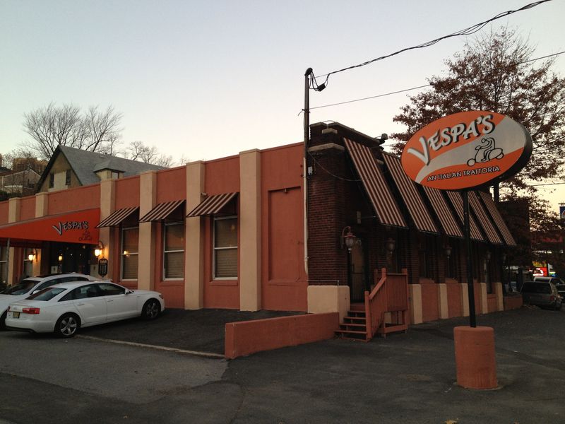 Modern Vespa Vespa Restaurant in Edgewater, NJ