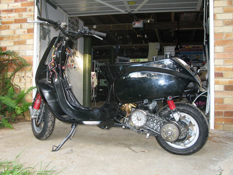 Modern Vespa Water cooled Vespa LX 155cc 2stroke