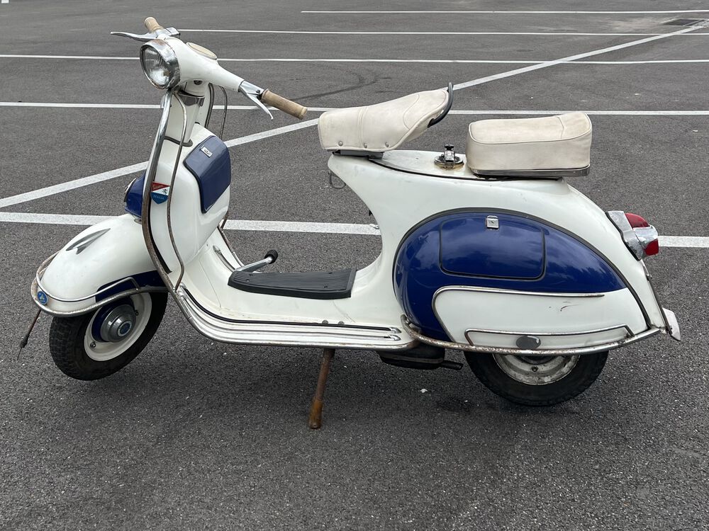Modern Vespa : vbb rear wheel oil leaking, i'm lost