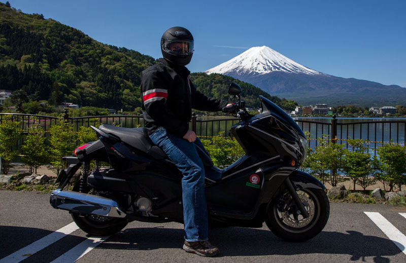 Modern Vespa : Honda Faze - Touring Japan