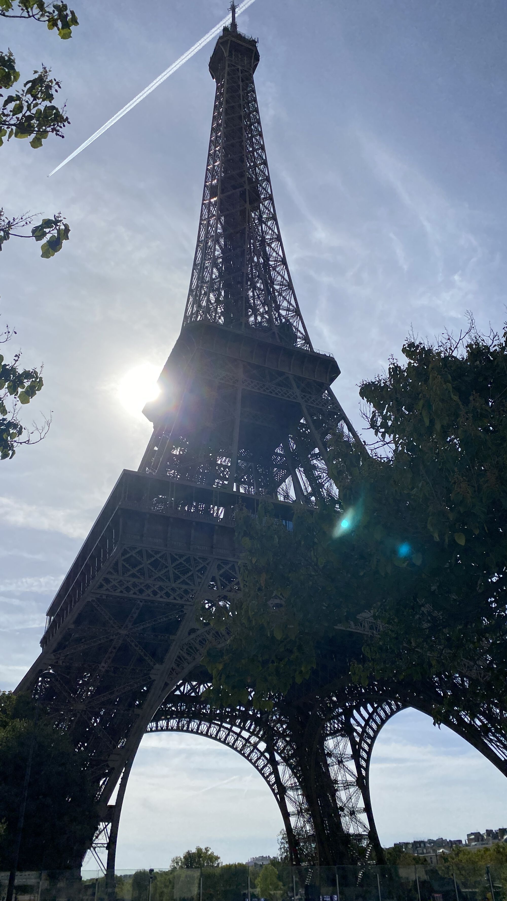 (Eiffel tower) pic or it didn't happen (in Paris)