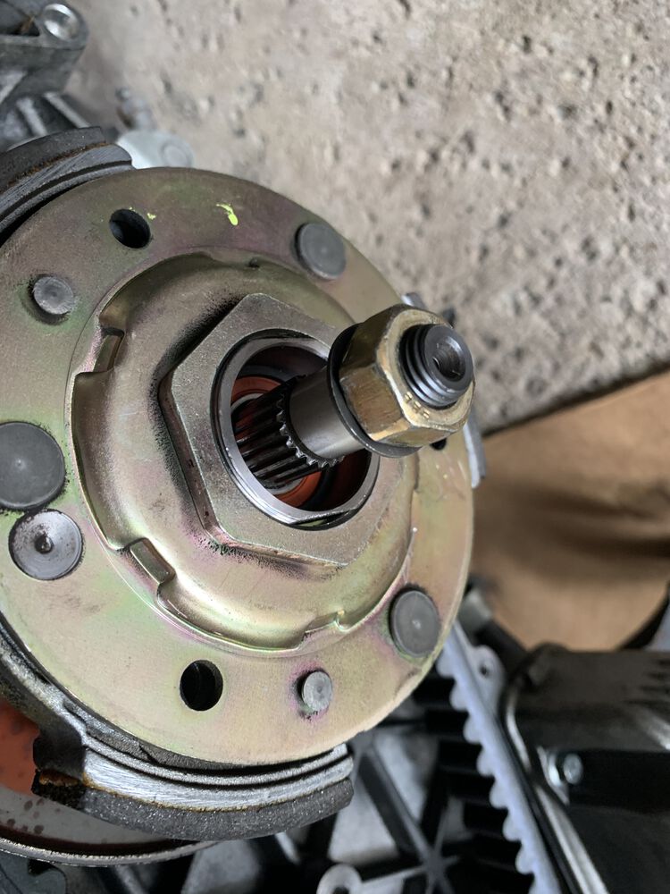 Splines on clutch