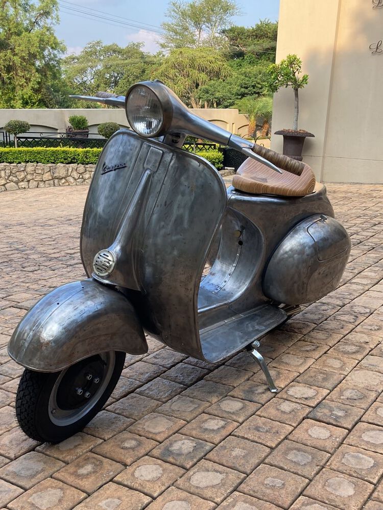 Modern Vespa : SIP selling pre-rusted rims