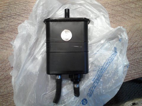 Modern Vespa : Where is Evap Canister on 400 -- Pics Added Below