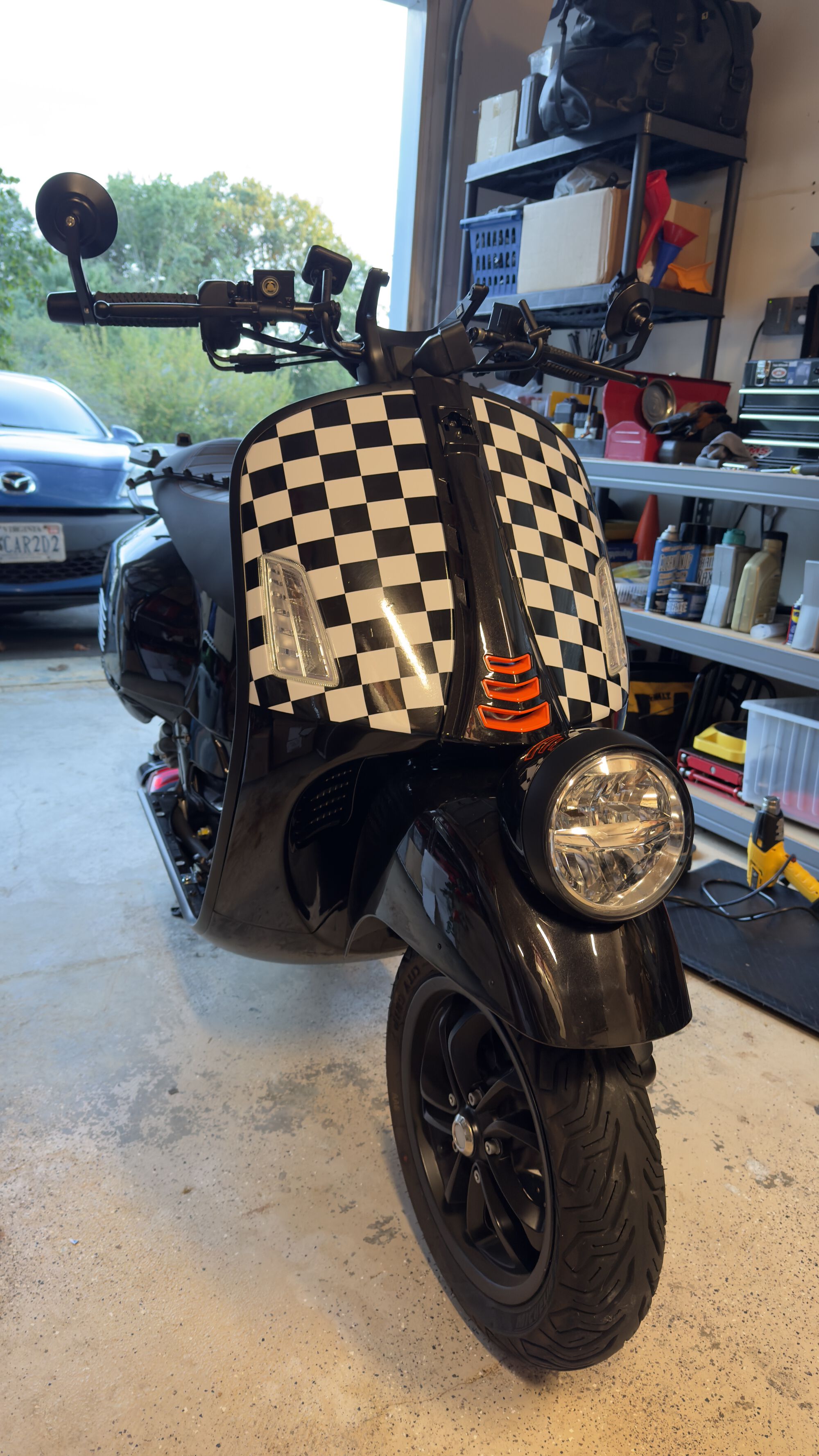 Front leg shield done! Gonna do the side skirts next!